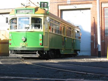 tram 892