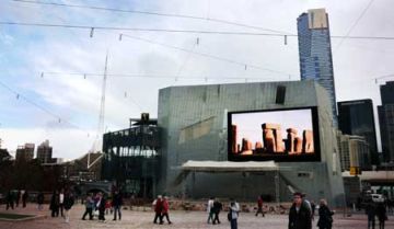 squint/opera at fed square